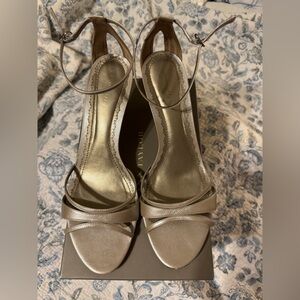 Ann Taylor Sz 11 Pewter Women’s Ankle strap buckle heels